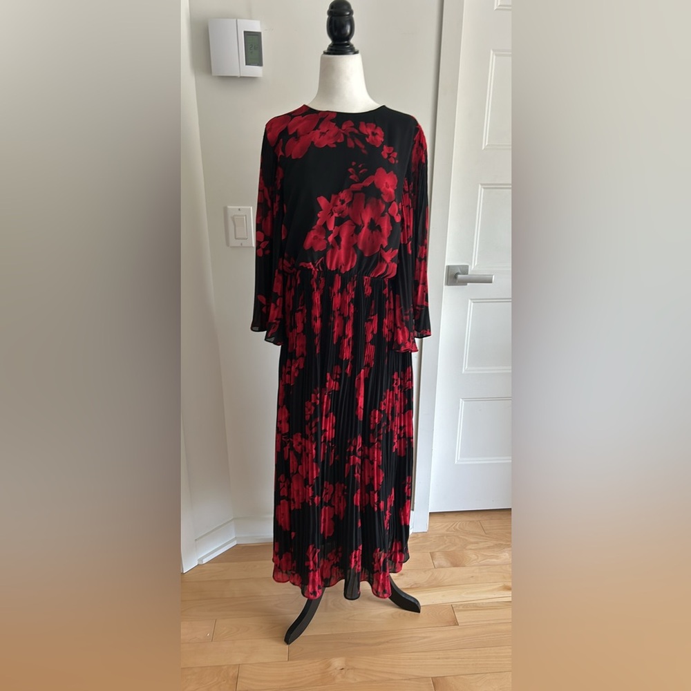 Printed chiffon pleated dress